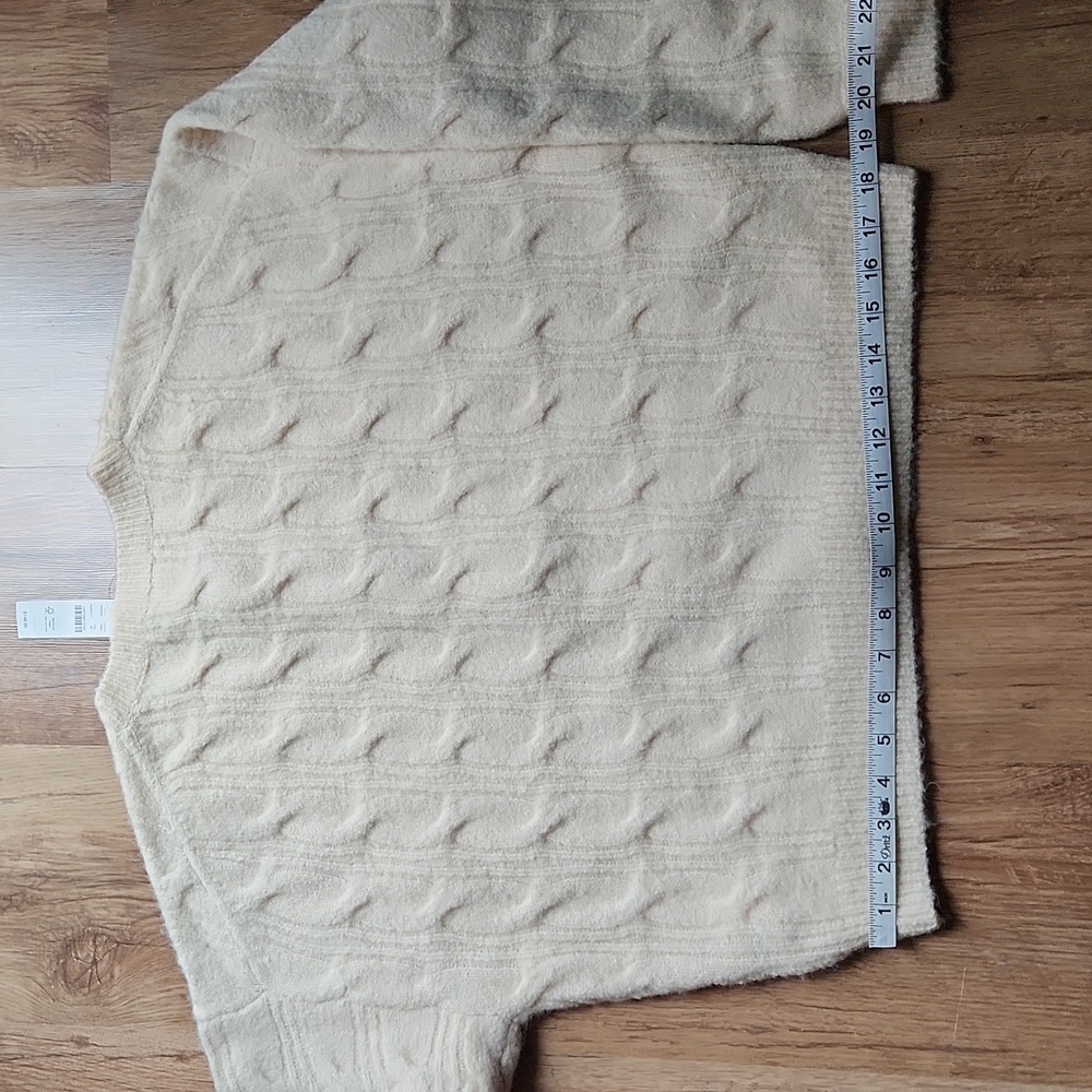NWT J.Crew cable-knit cardigan/sweater with jewel buttons size M - Picture 8 of 9